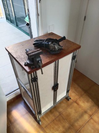 Banco de trabajo con ruedas