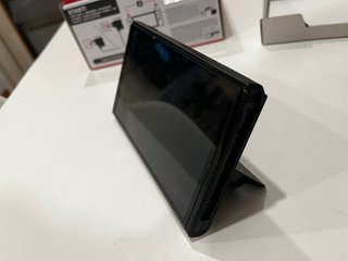 Nintendo Switch OLED Bianca e Nera