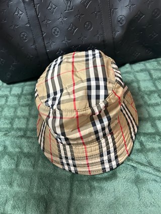 Gorro Burberry Beige