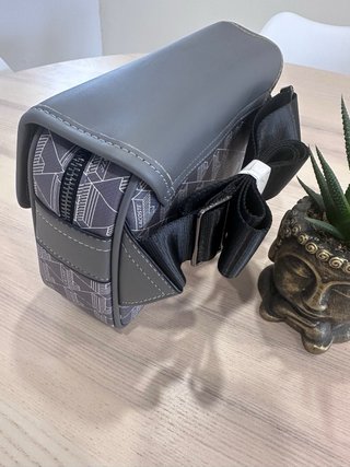 Bolsa Lacoste Cinza