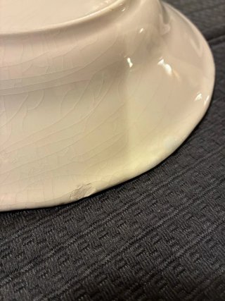 Piatto in ceramica con fiori rosa