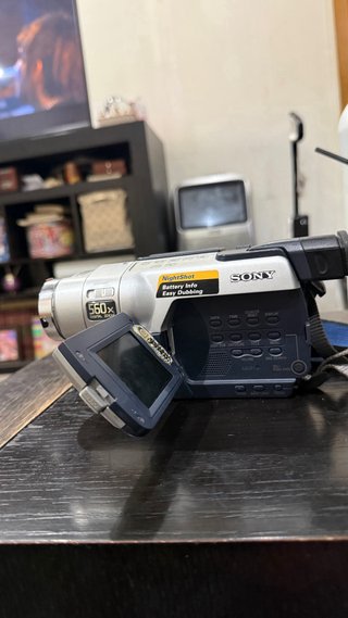Sony Handycam Hi8 Video 8 CCD-TRV218E NightShot