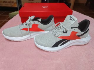 Zapatillas Reebok Gris y Rojo Talla 44