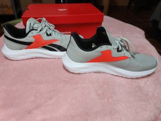 Zapatillas Reebok Gris y Rojo Talla 44