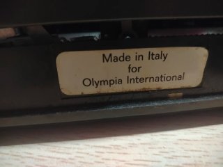 Máquina de escribir Olympia manual