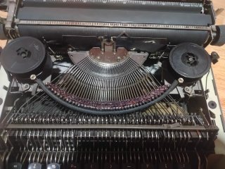 Máquina de escribir Olympia manual