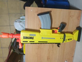 Pistola Nerf Fortnite Amarillo