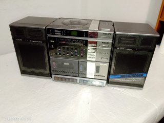 Radio Philips D8878 - Radio y Aux Lanzado en 1988.