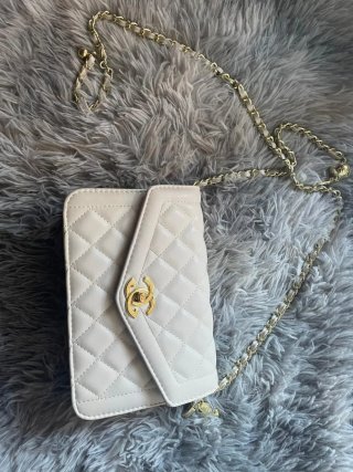 Bolso acolchado beige