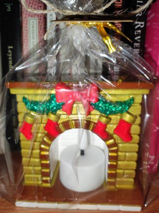 Adorno Navideño Chimenea con Velas LED