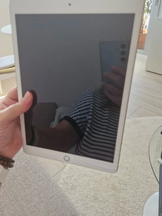 iPad 7ª Gen 32GB + Funda Teclado Logitech