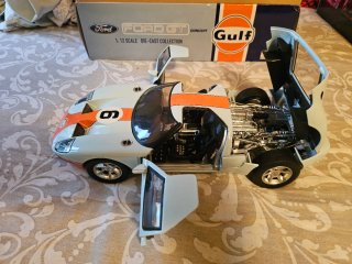 Ford GT40 Gulf 1/12 Motor Max