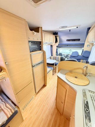 Autocaravana doble salón/doble rueda