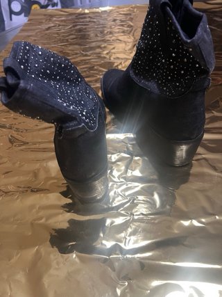 Botines negros con brillos