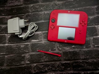 Consola Nintendo 2DS Roja