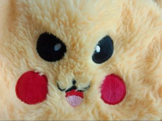 Gorro Pikachu con orejas móviles