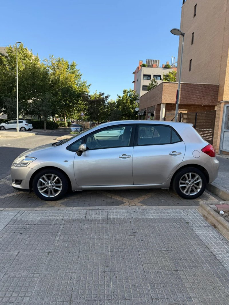 Toyota Auris 1.4 D-4D Active 3p 2010