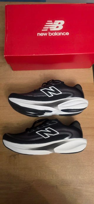 New Balance Ellipse Talla 42(26,5 cm)Nuevas