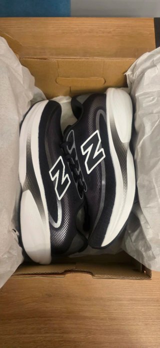 New Balance Ellipse Talla 42(26,5 cm)Nuevas