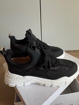Sneakers Patrizia Pepe nere e oro