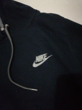Estou a vendar uma camisola