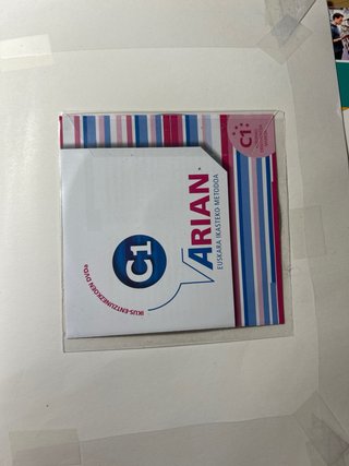Arian euskara ikasteko metodoa. Ikaslearen libu...