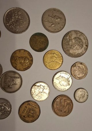 26 Monedas de Diferentes Países