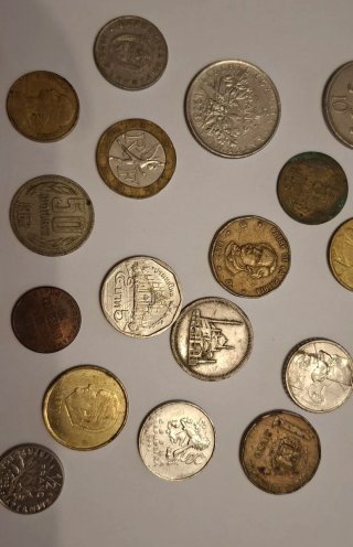 26 Monedas de Diferentes Países