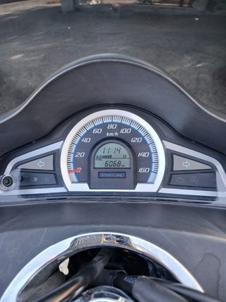 Honda PCX 125 Maxi Scooter Roja
