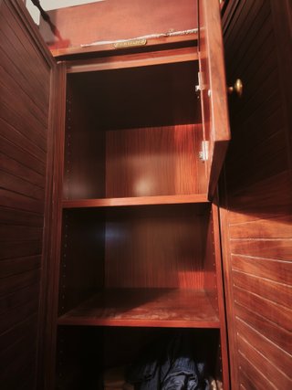 Armario grande de madera