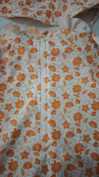 Bañador y gorro bebé floral naranja
