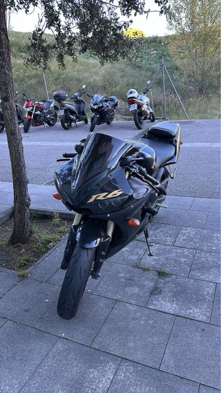 Yamaha R6 2006 Negra