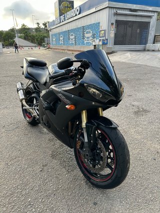 Yamaha R6 2006 Negra