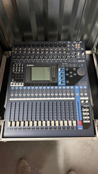 Vendo Yamaha 01V96, mesa de mezclas digital profes