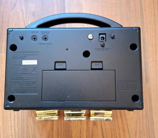 Amplificatore Boss Katana Mini + alimentatore Roland + batterie