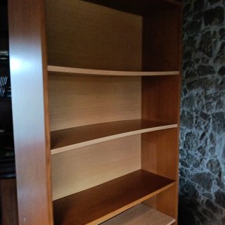 Estantería de madera
