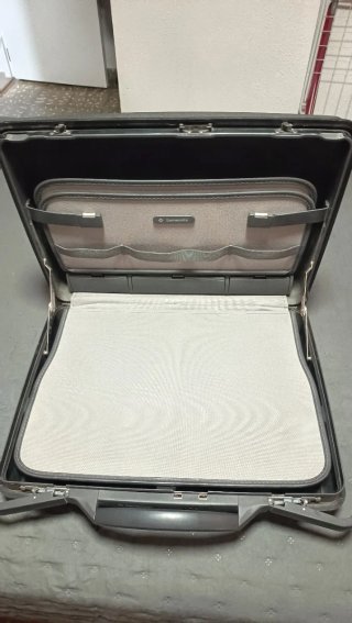 Maletín ejecutivo Samsonite  combinación. 49x36x12