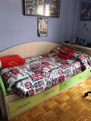 Cama juvenil con escritorio