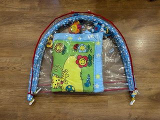 Manta de Juego Bebé con Arcos y Juguetes