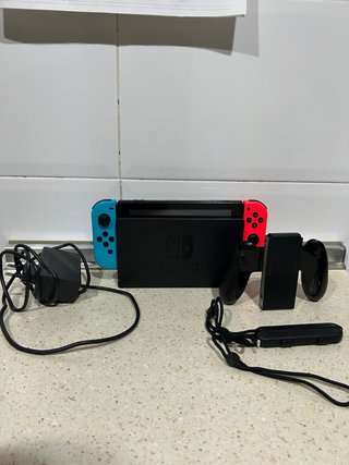 Consola Nintendo Switch Azul y Rojo