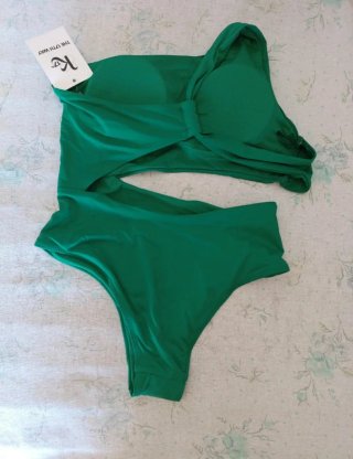 Trikini verde de una pieza talla L