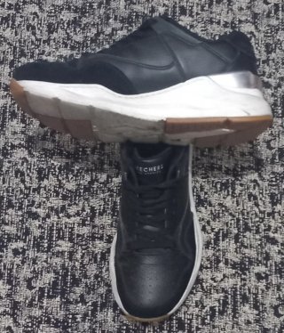 Zapatillas Skechers Negras y Plateadas