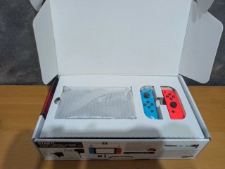 NINTENDO SWITCH CAJA ORIGINAL  MALETÍN MICROSD 128