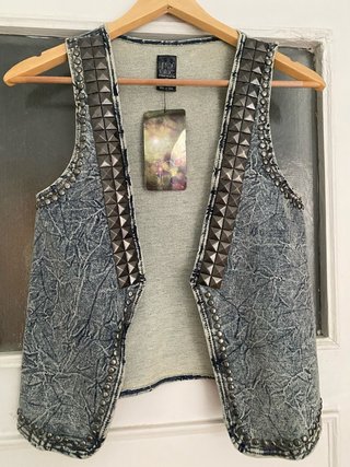 Chaleco vaquero Zara tachuelas NUEVO