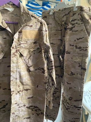 Ropa militar árida