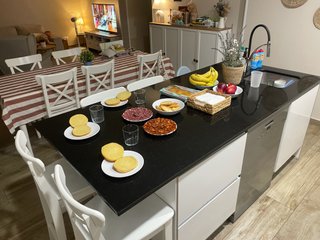 Cocina completa + gran isla + Dekton + electrodomé