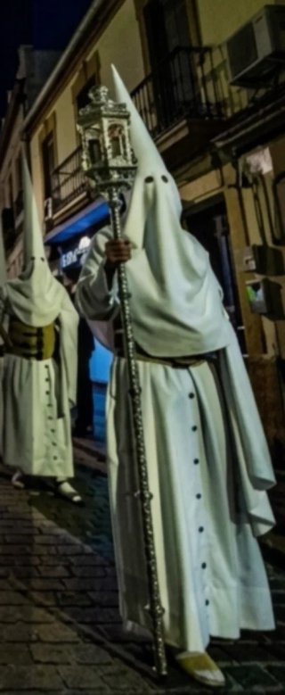 Túnica Nazareno Amargura Alcalá + Fajín