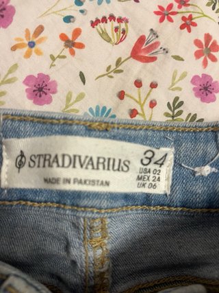 Pantalón vaquero Stradivarius flare azul claro