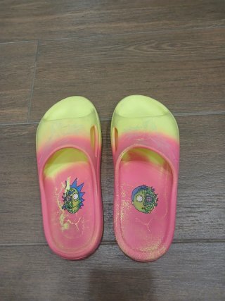 Chanclas Puma Rick y Morty Talla M