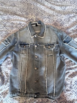 Chaqueta vaquera desgastada